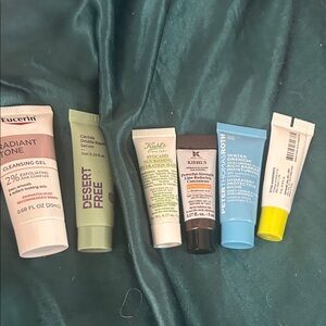 Set bundle of cleanser,mask & concentrate, cactide serum, moisturizer& suncreen!